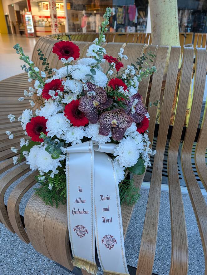 Image - Funeral Arrangement: Final Farewell