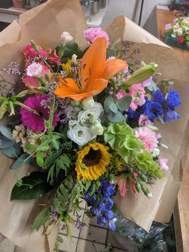 Image - Bouquet in bright colors