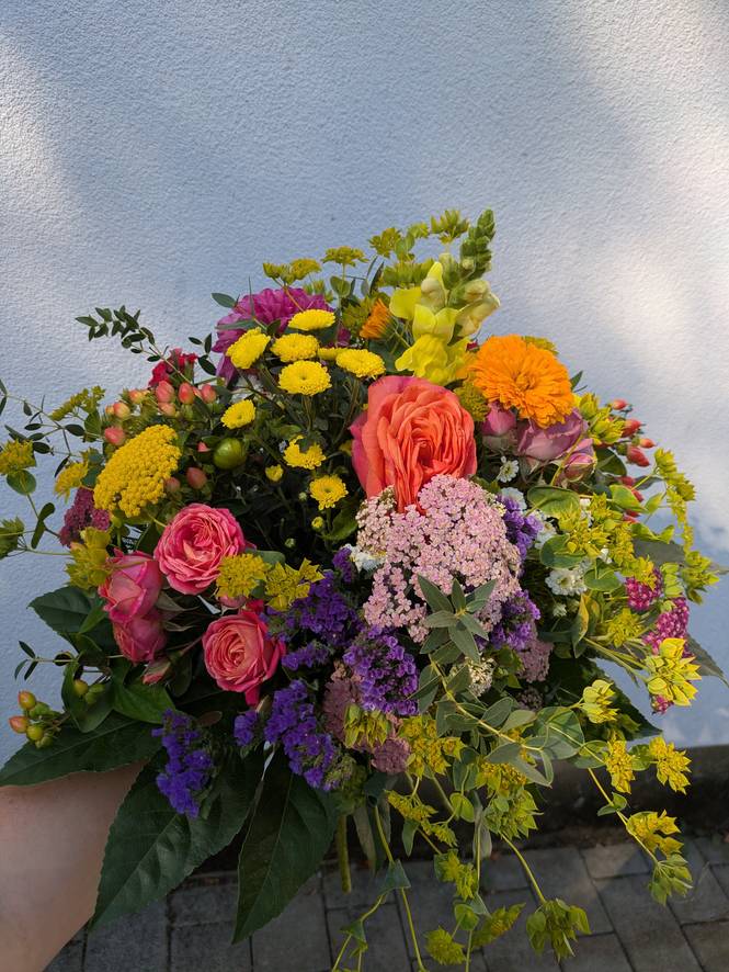 Image - Bouquet in bright colors