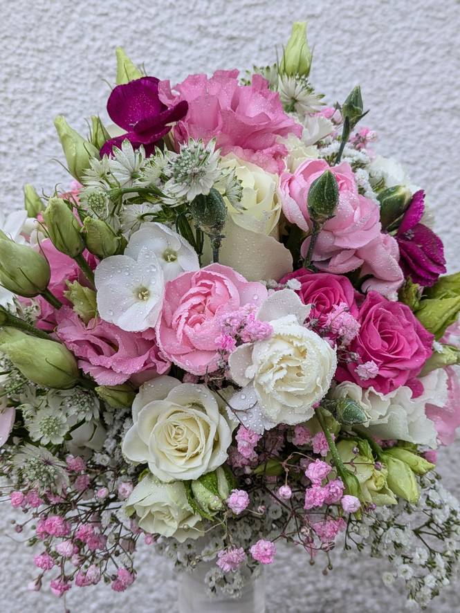 Image - Bouquet in shades of pink