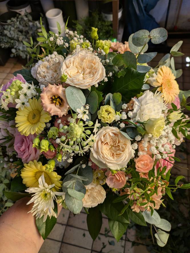 Image - Bouquet in apricot