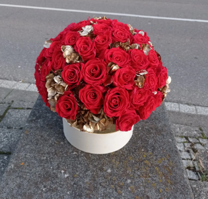 Flowers Box Red Roses