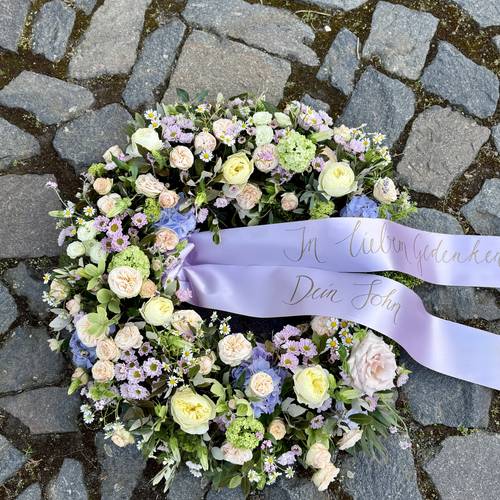 Image - Round flower wreath
