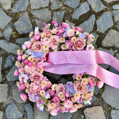 Image - Round flower wreath