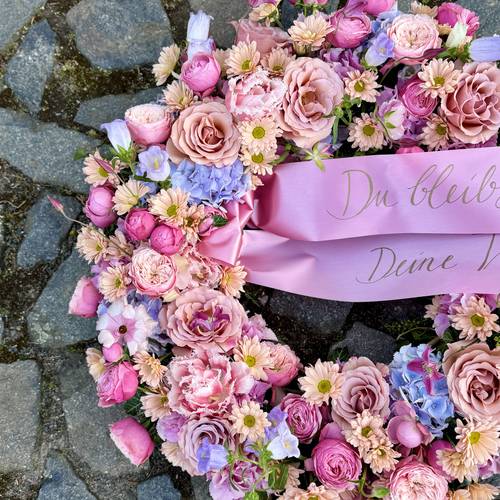 Image - Round flower wreath