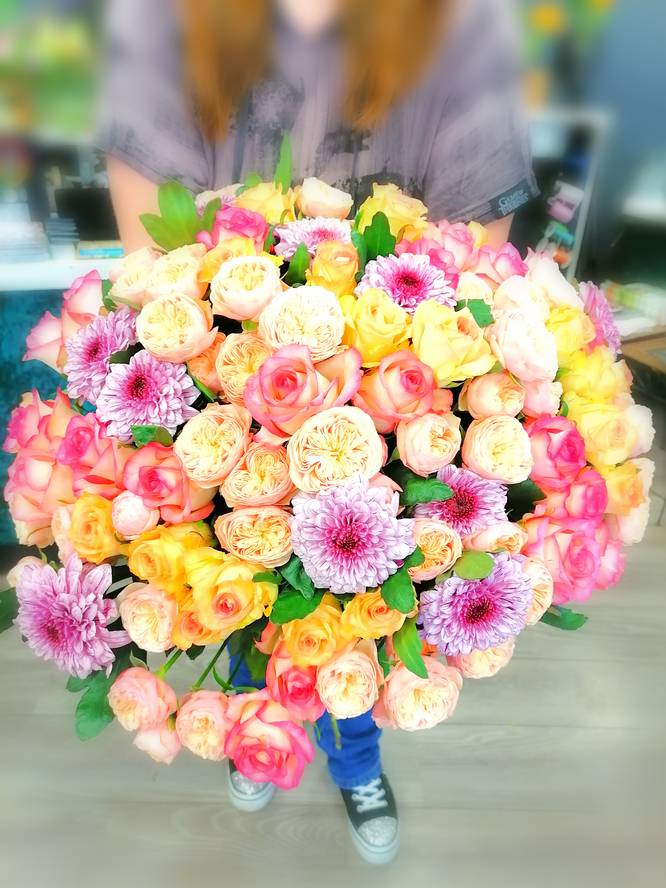 XXL Luxusstrauß – 100 Blüten in Rosa, Pink & Gelb