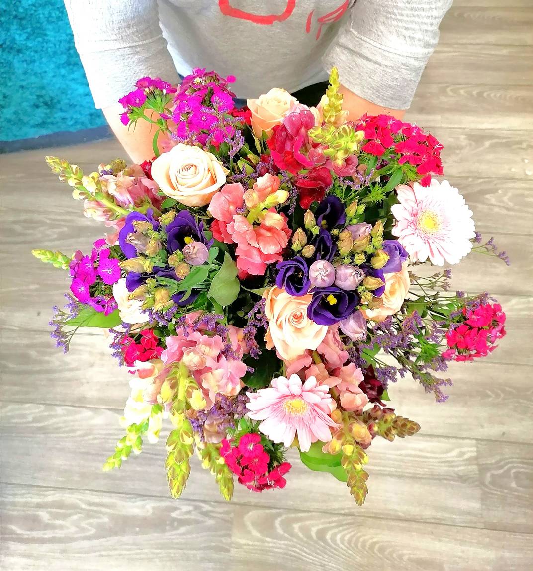 Geschenkstrauß – wild, modern & besonders - zoom