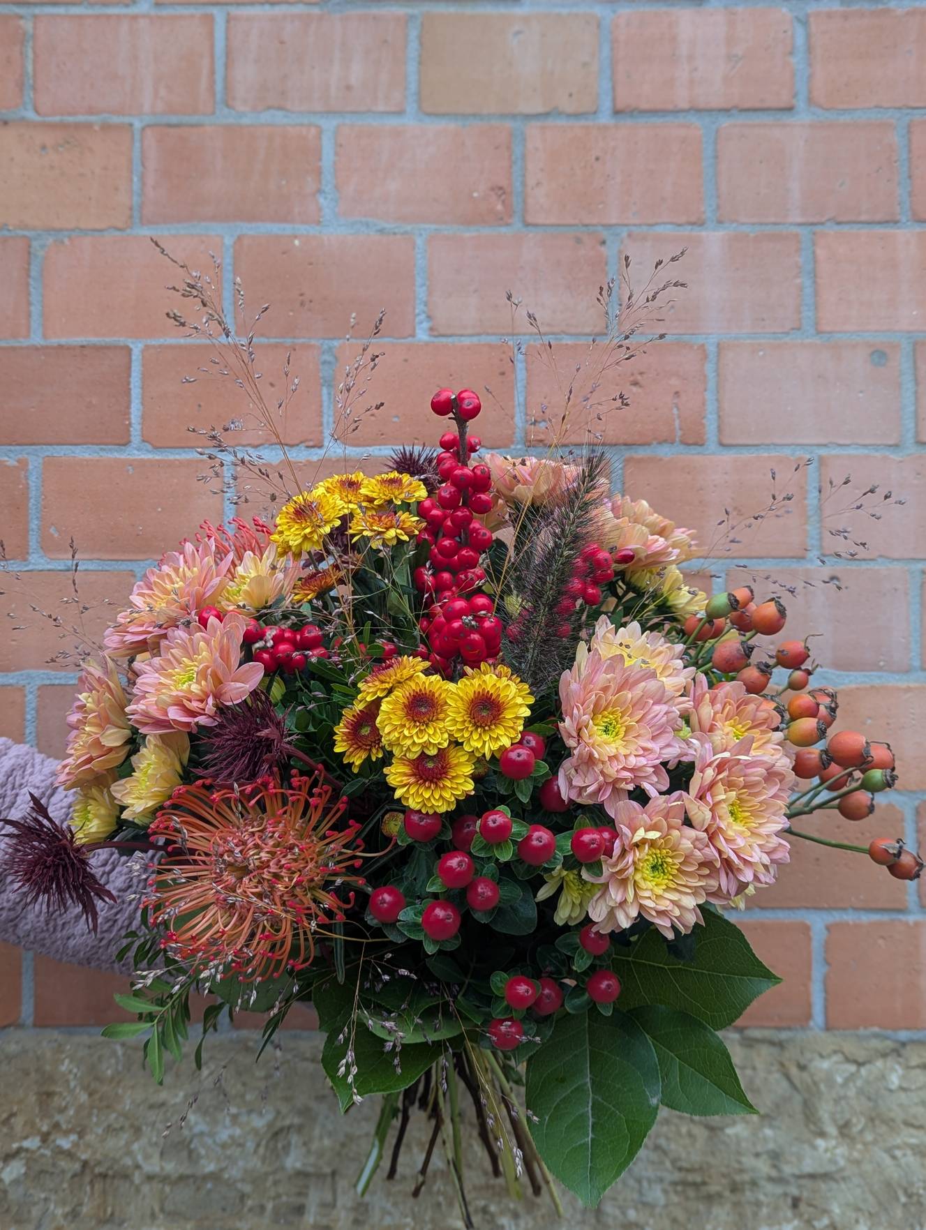 Herbststrauß mit Akzenten in Apricot - zoom