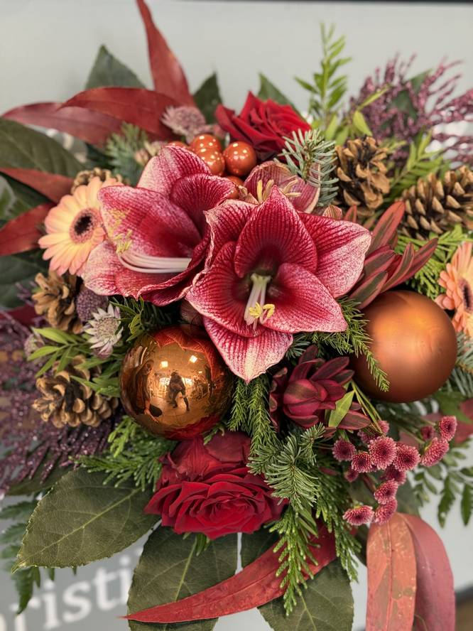 Image - Amaryllis in copper light