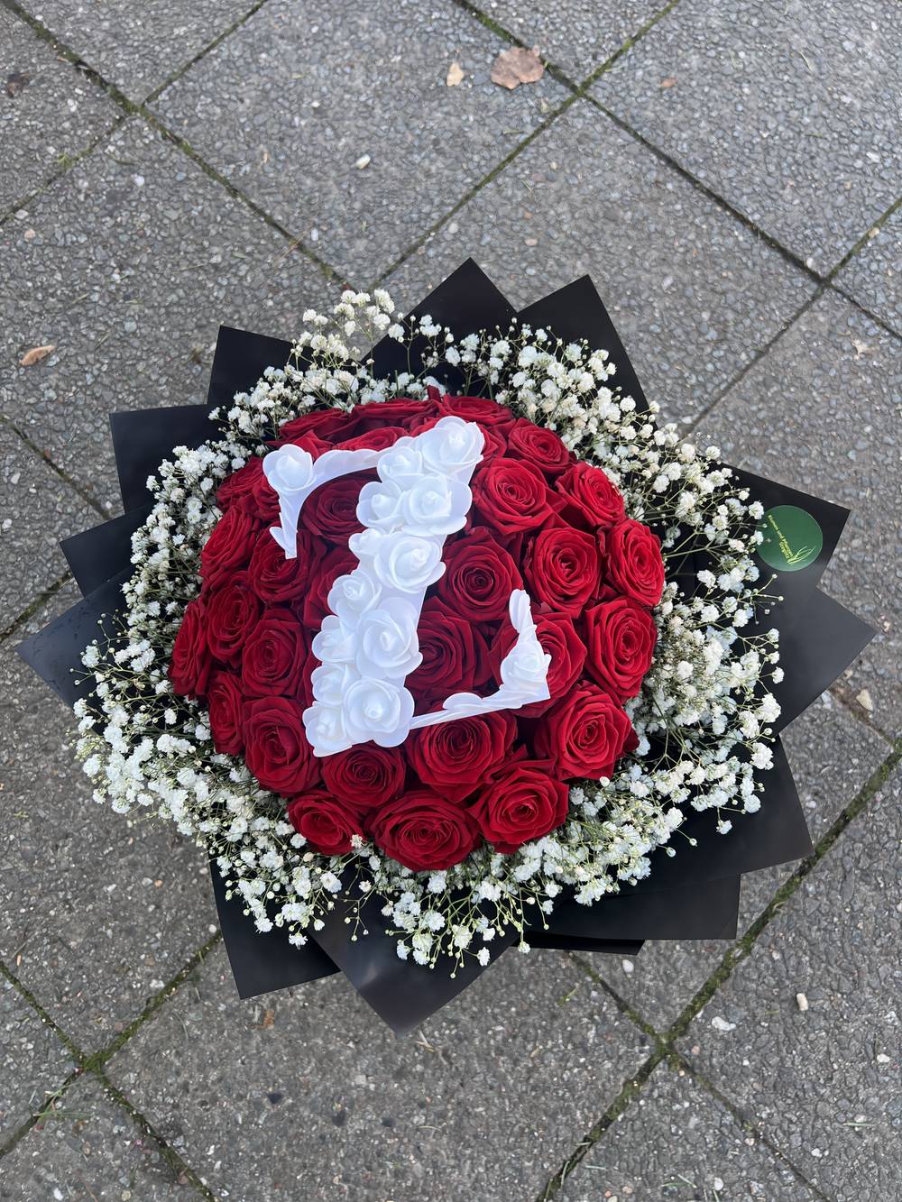 Rose bouquet letter - zoom