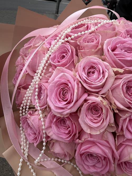Image - Pearl Touch Rose Bouquet
