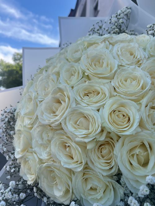 Image - Rosenbouquet classic white