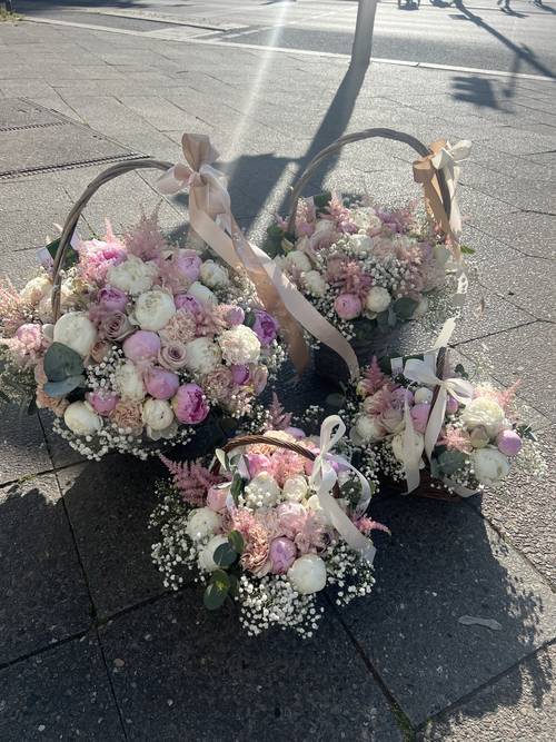 Image - Premium flower basket