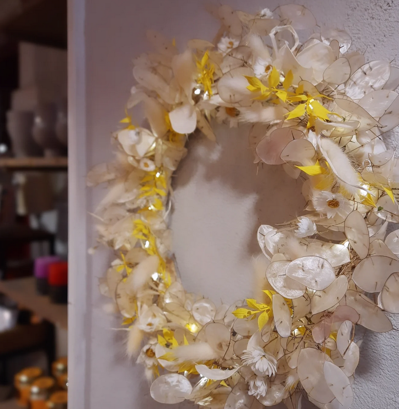 Türkranz mit Trockenblumen - zoom