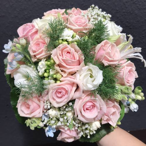 Brautstrauß rund, rosa-pink und weiß Brautstrauß rund, rosa-pink und weiß