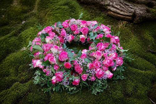 Image - Rose Funeral Wreath