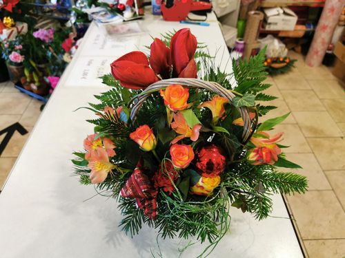 Image - Romantic flower basket