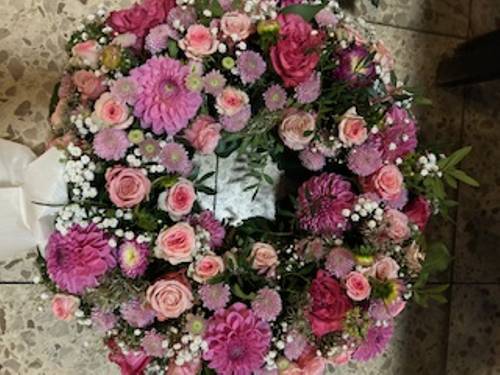 Image - Rundgesteckter Kranz 