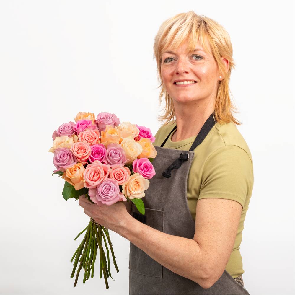 Pastel Bouquet of Roses - zoom