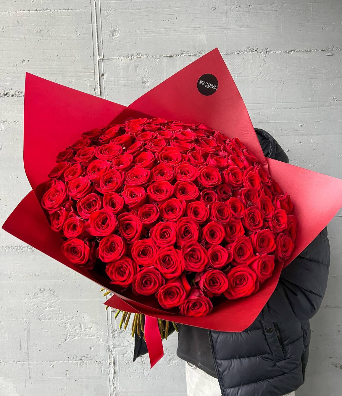 Boeket „100 rode rozen in rood“ - zoom