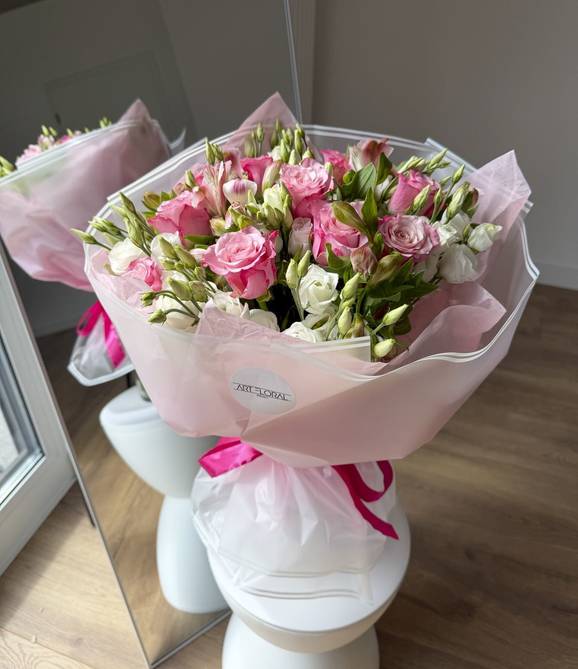 Image - Pink Roses & Lisianthus Bouquet