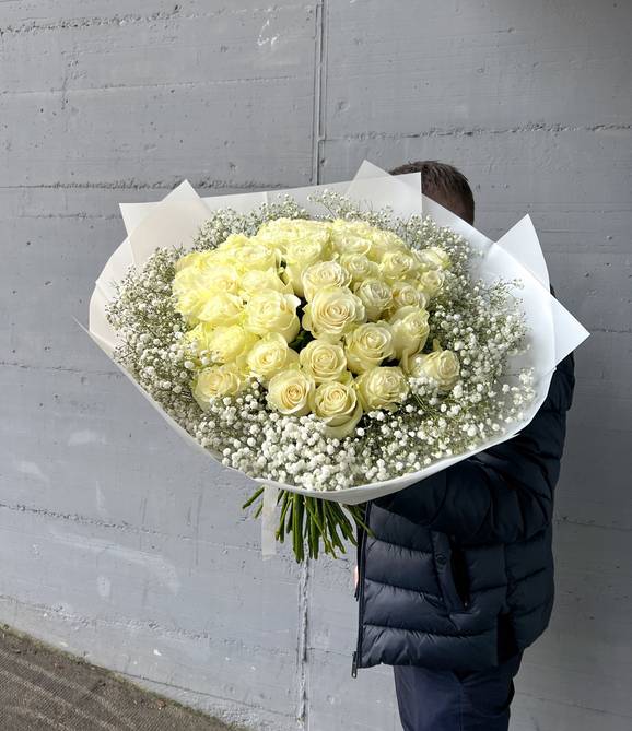Image - Boeket „Witte rozen en gipskruid“
