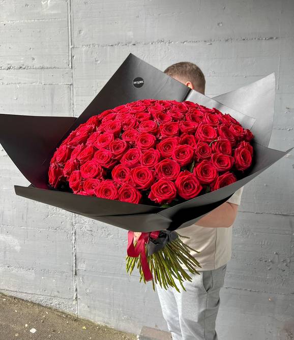 Image - 100 Red Roses Bouquet