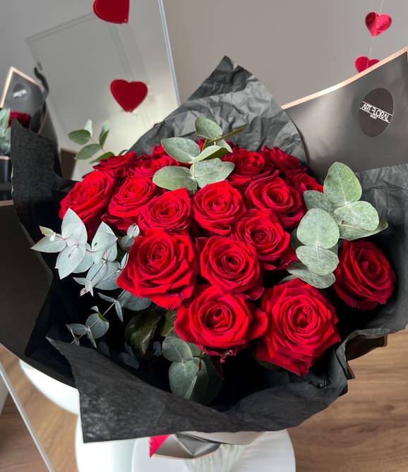 Image - Blumenstrauß „Liebe in Schwarz“