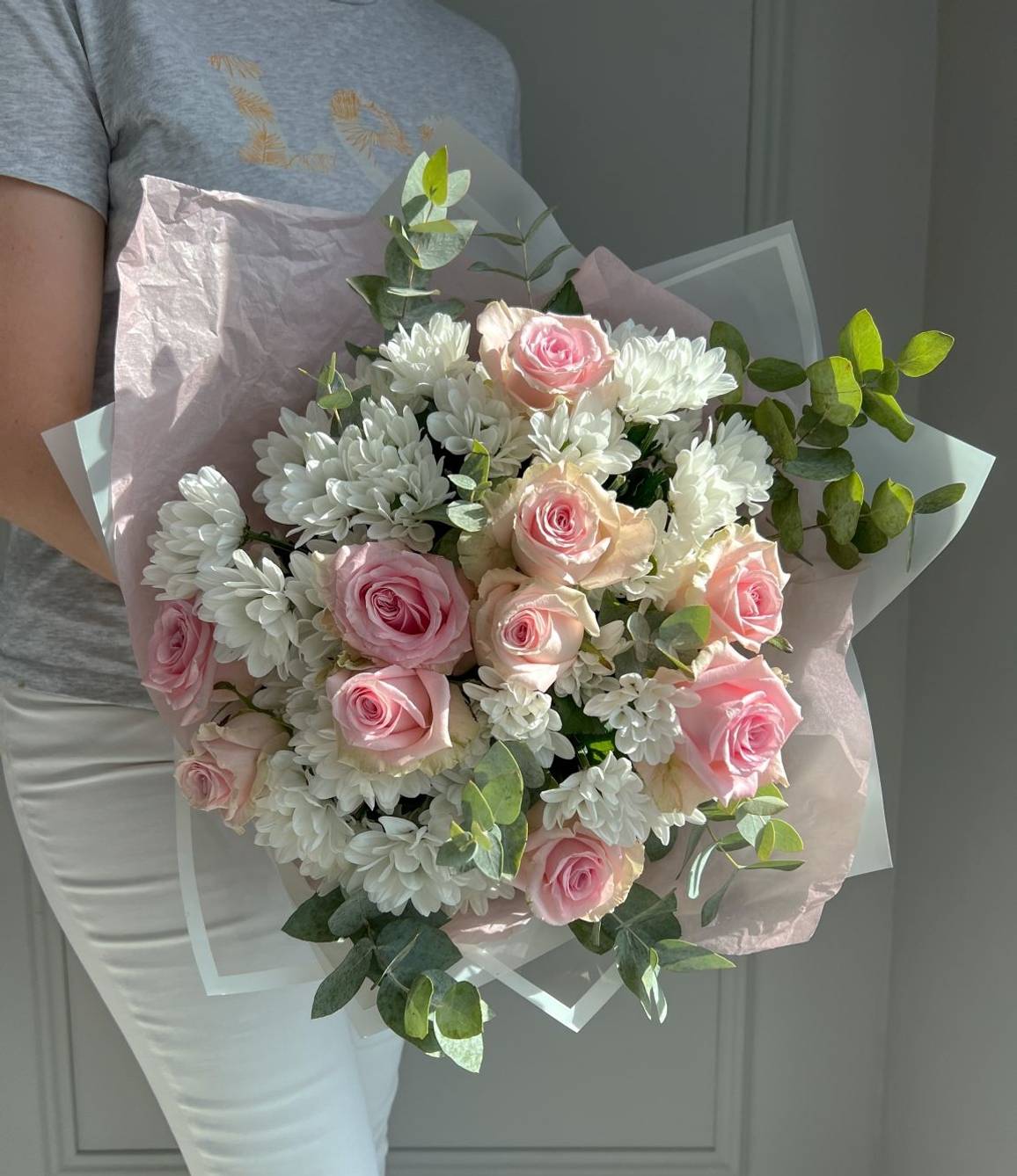 Blumenstrauß „Rosétraum mit Eucalyptusduft“ - zoom
