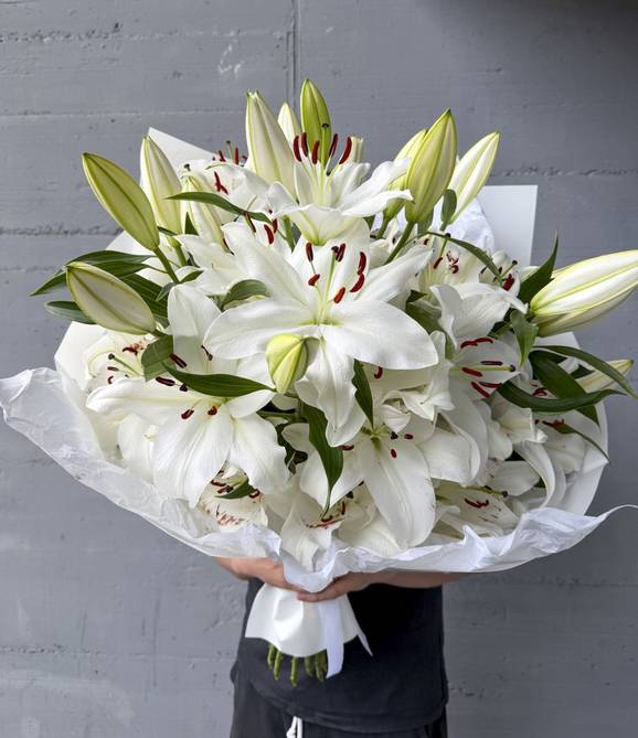 Image - White Lilies Bouquet