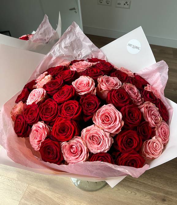 Rosy Love Flower Bouquet