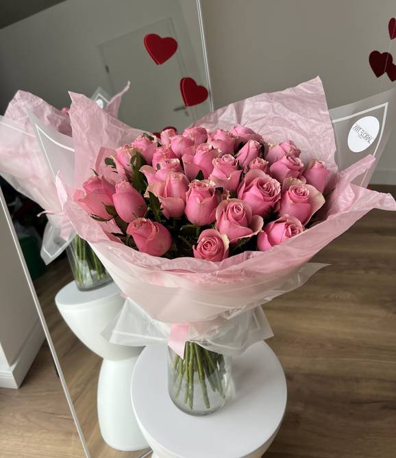 Image - 30 Pink Roses Bouquet