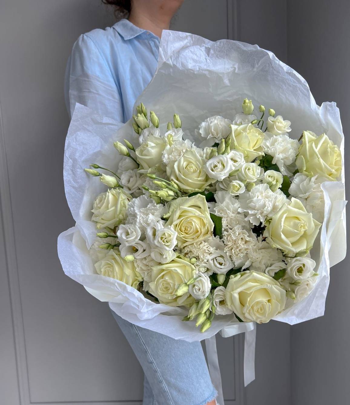 Snow-White Magic Flower Bouquet - zoom