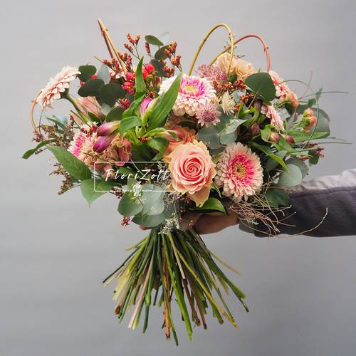 Image - Bouquet of hearts