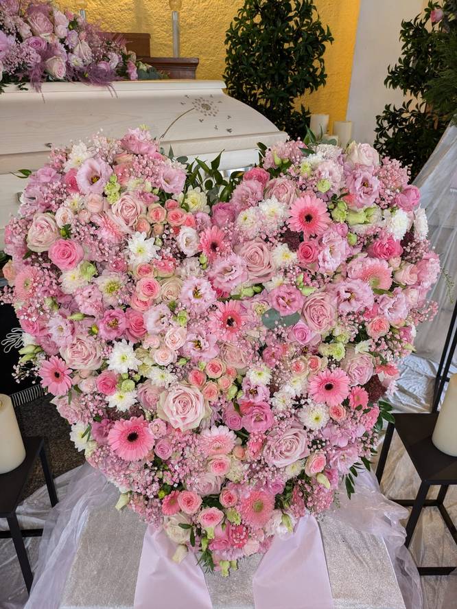 Image - Rouwarrangement hart pastel roos