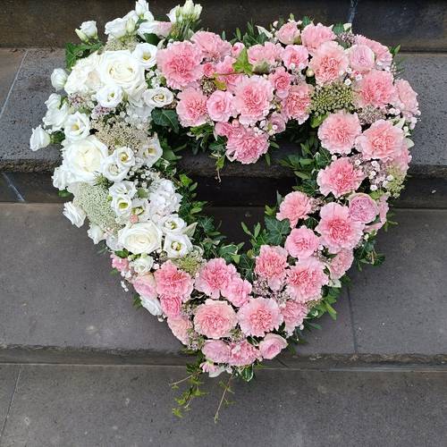 Image - Rouwarrangement hart pastel roos