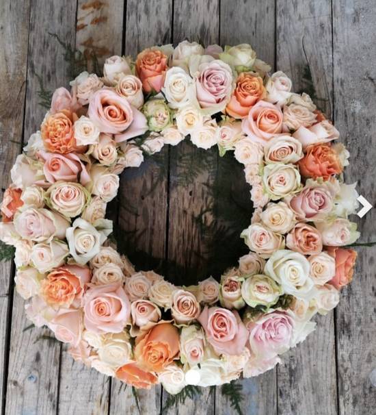 Image - Begrafeniskrans rond pastel