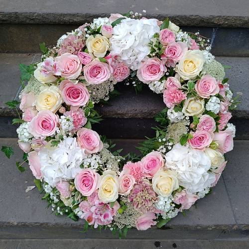 Image - Begrafeniskrans rond pastel