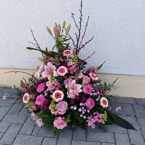 Image - Funeral arrangement rose pink