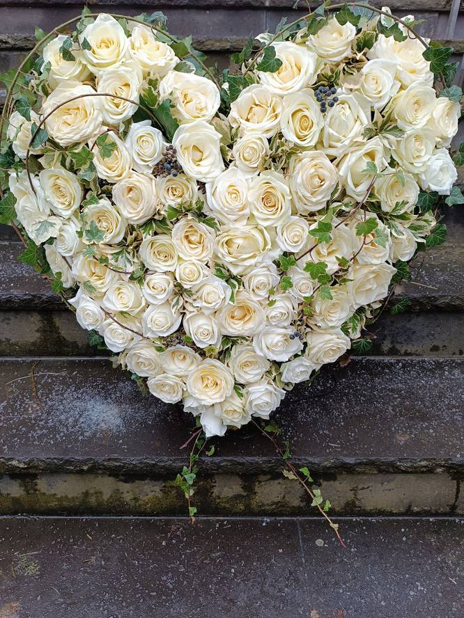 Image - Rouwarrangement hart wit