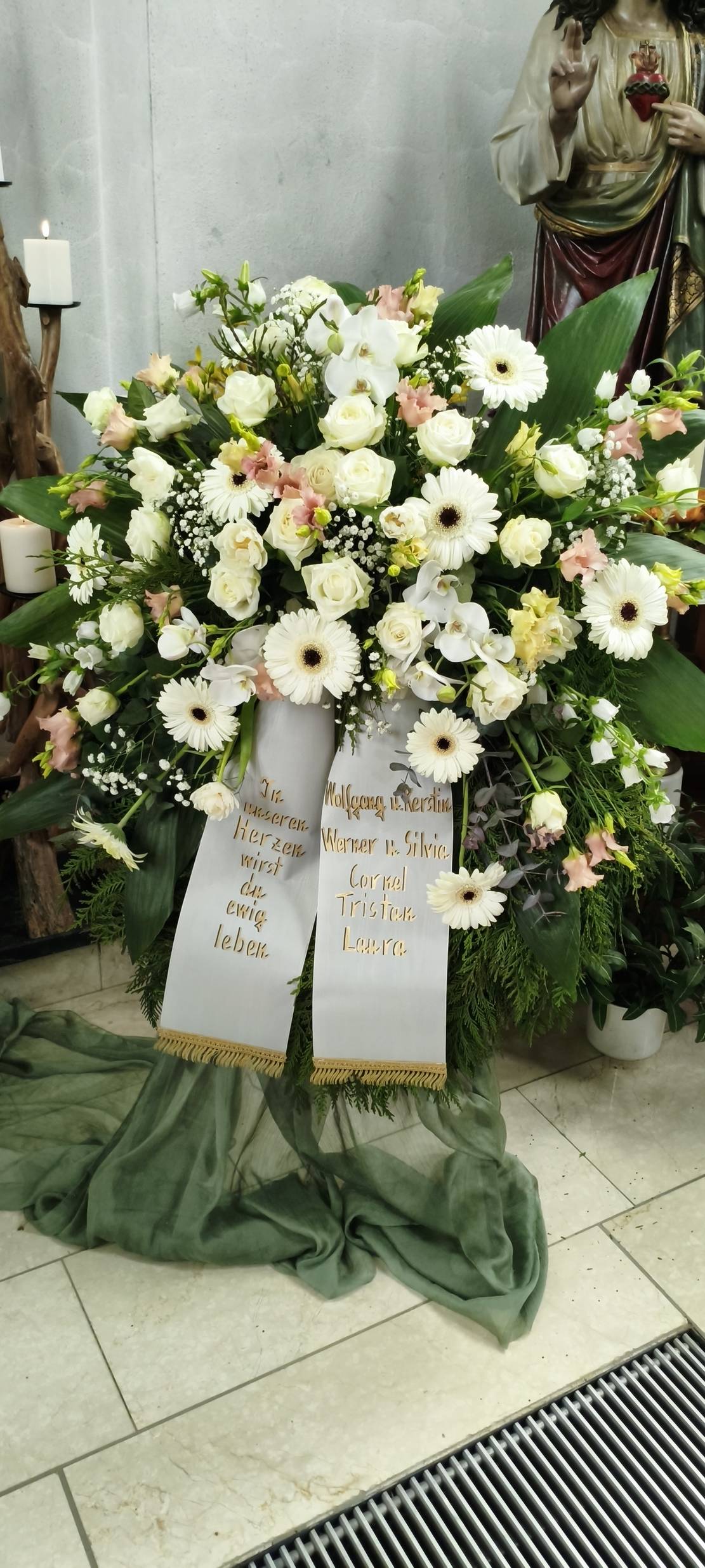 Image - Klassieke pastelkleurige rouwkrans