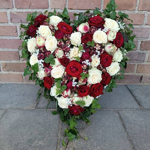 Image - Rouwarrangement hart rood