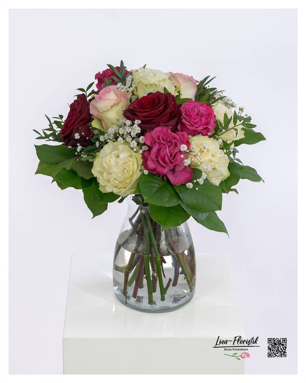 Image - Colorful bouquet with roses