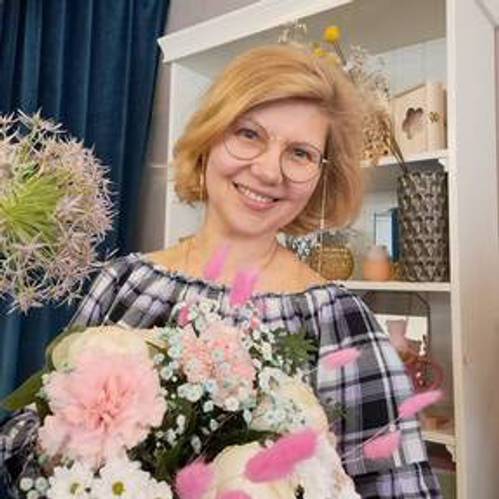 Viktoryia  Henze  - Flowers by Veronika