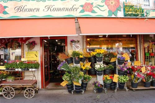 outdoor_store_front_img