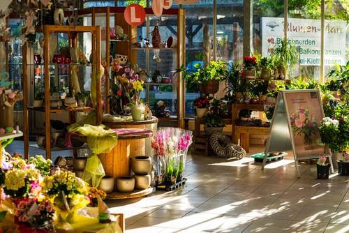 outdoor_store_front_img