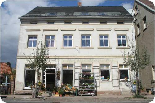 outdoor_store_front_img