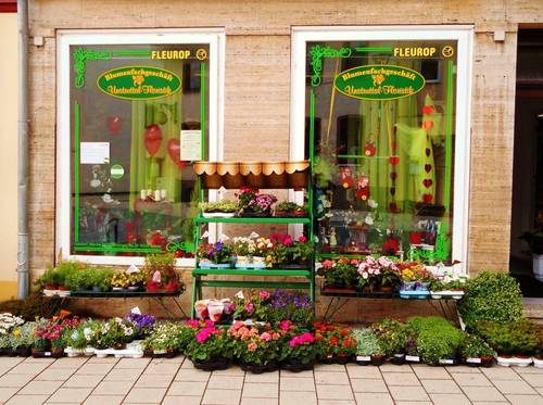 outdoor_store_front_img