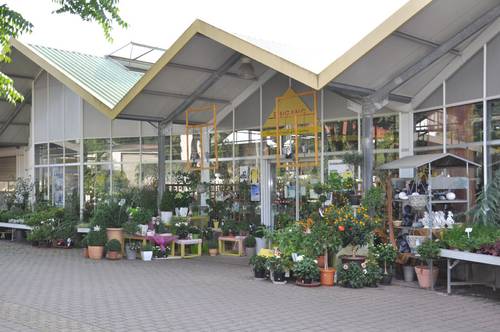 outdoor_store_front_img
